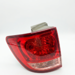 LANTERNA TRASEIRA TOYOTA SW4 05/08, LE, CANTO.