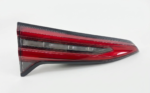 LANTERNA TRASEIRA TOYOTA SW4 2021/, LE TAMPA, COM LED, ORIGINAL.